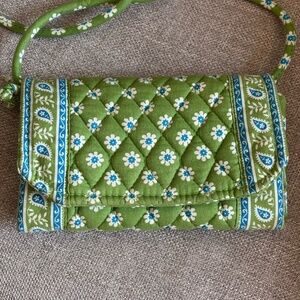 Vera Bradley Women's Strap Wallet Apple Green Pattern